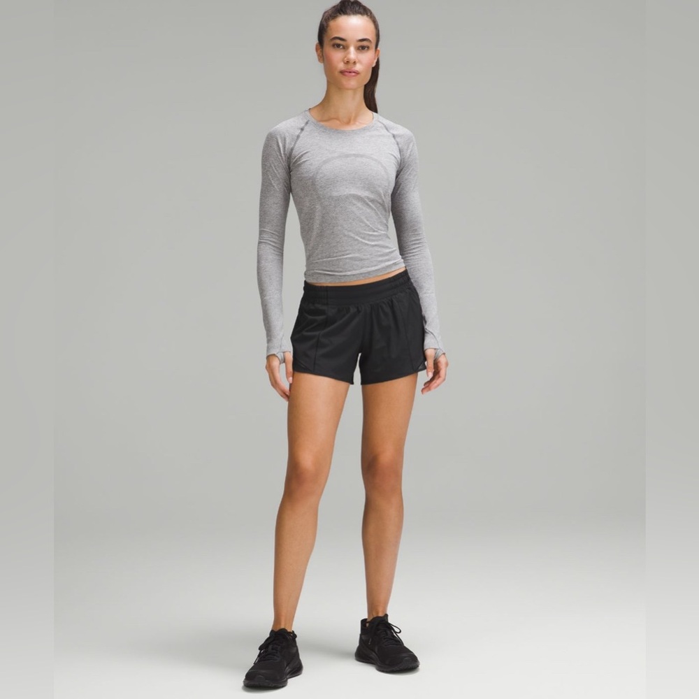 NWOT Lululemon Hotty Hot Low Rise Short 4” Lined color black size 8